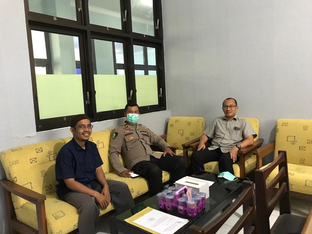 Wakil Dekan Bidang Akademik, Fakultas Kedokteran Universitas Mataram, menerima kunjungan diruangan Wakil Dekan Bidang akademik dari KAUR DAKPOL Rumah Sakit Bayangkara Kota Mataram