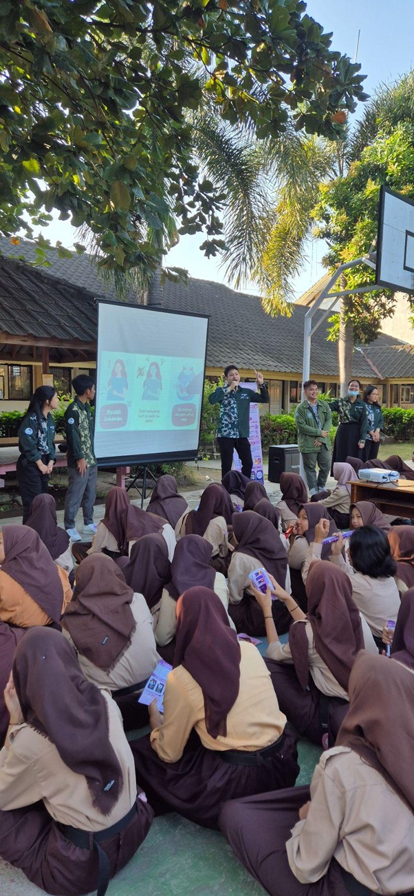 Penyuluhan Anemia dan Stunting di SMP Negeri 11 Mataram : Meningkatkan Kesadaran Kesehatan Anak dan Remaja oleh HMPD FKIK UNRAM