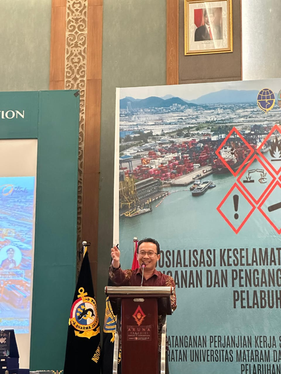 The Socialization of Shipping Safety, Procedures for Handling, and Transportation of Dangerous Items at Lembar Port and the Signing of Cooperation between the Faculty of Medicine and Health Sciences, Mataram University and the Office of Kesyahbandaran Affairs and Port Authority (KSOP) class III Lembar.