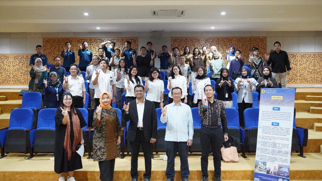 FKIK Unram Sukses Gelar Research Seminar Bahas Tantangan Pengendalian Antibiotik dari Komunitas hingga Rumah Sakit