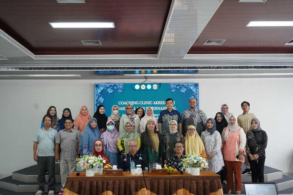 FKIK UNRAM Gelar Coaching Clinic Akreditasi Nasional dan Internasional untuk Perkuat Kesiapan Reakreditasi Program Studi