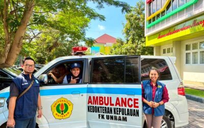 Tim Kedokteran Kelautan FKIK Universitas Mataram Bergerak Berikan Dukungan bagi Korban Kebakaran KM Putri Yasmin
